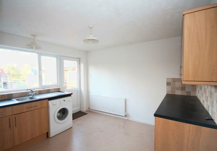 2 Bedroom Flat To Rent In High Street, Royal Wootton Bassett, Swindon, Wiltshire, SN4