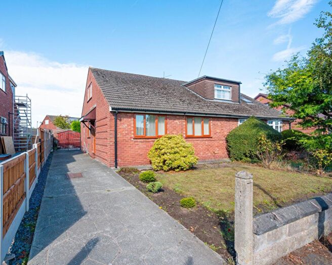 3 Bedroom Semi-Detached Bungalow For Sale In Courtfield, Ormskirk, L39