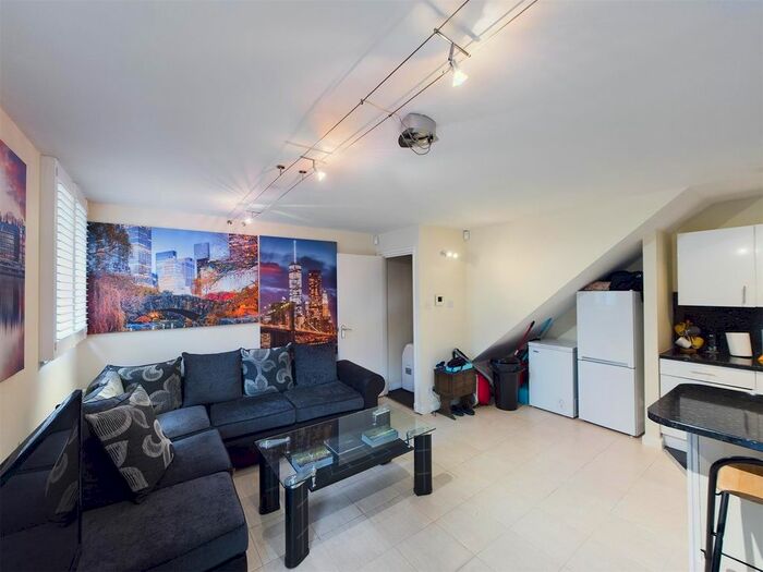 2 Bedroom Flat To Rent In Bridgeport Place, Wapping, London, E1W