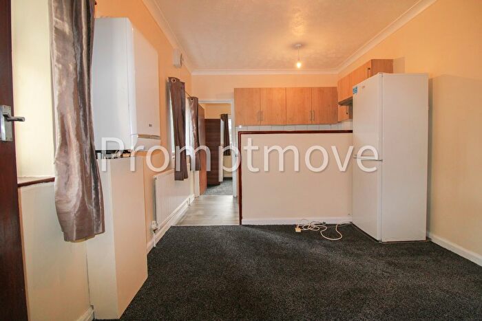 1 Bedroom Property To Rent In Russell Rise, Luton, LU1