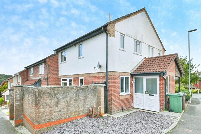 2 Bedroom End Of Terrace House For Sale In Elder Close, Plymouth, PL7