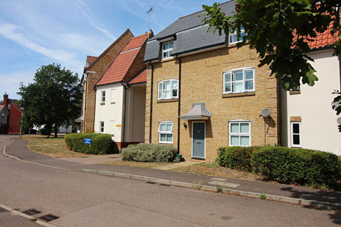 2 Bedroom Penthouse To Rent In Hazel Close, Laindon, SS15