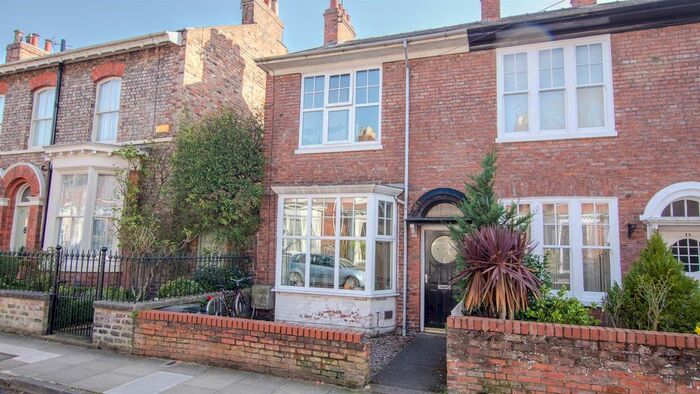 4 Bedroom End Of Terrace House To Rent In Grange Street, York, YO10