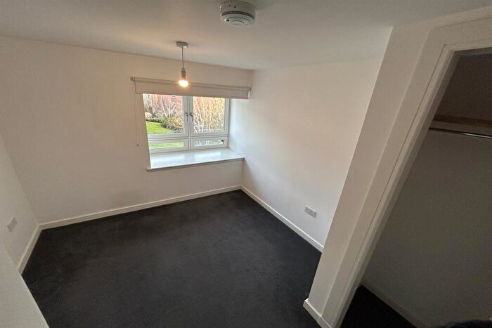 2 Bedroom Flat To Rent In Assembly Street, Edinburgh, EH6
