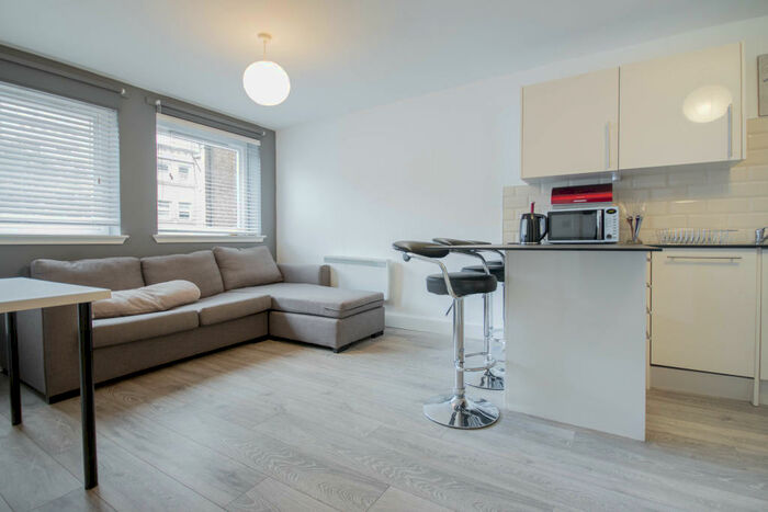 2 Bedroom Flat To Rent In St Leonards Street Edinburgh United Kingdom, EH8