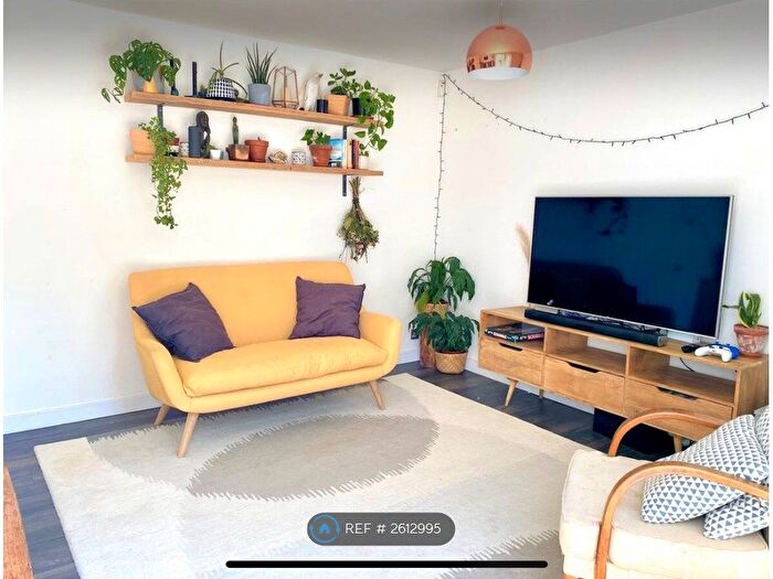 3 Bedroom Terraced House To Rent In Mill Gardens, London, SE26