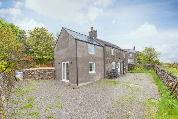 2 Bedroom Detached House For Sale In Little Hucklow, Derbyshire, SK17