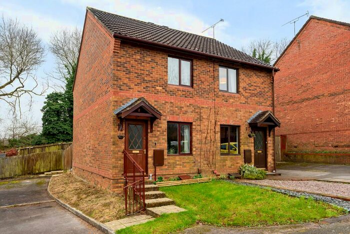 2 Bedroom Semi-Detached House To Rent In Ivy Close, Winchester, SO22