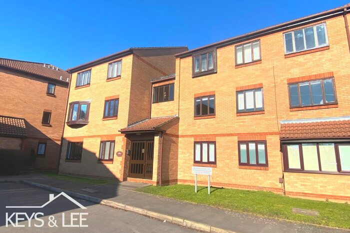2 Bedroom Flat To Rent In Marwell Close, Gidea Park, Romford, RM1
