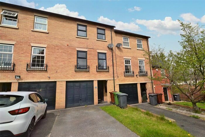 4 Bedroom Town House To Rent In Raynville Gardens, Leeds, West Yorkshire, LS12