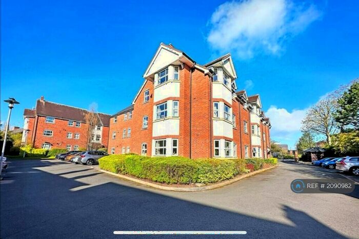 3 Bedroom Flat To Rent In Fazeley Close, Solihull, B91