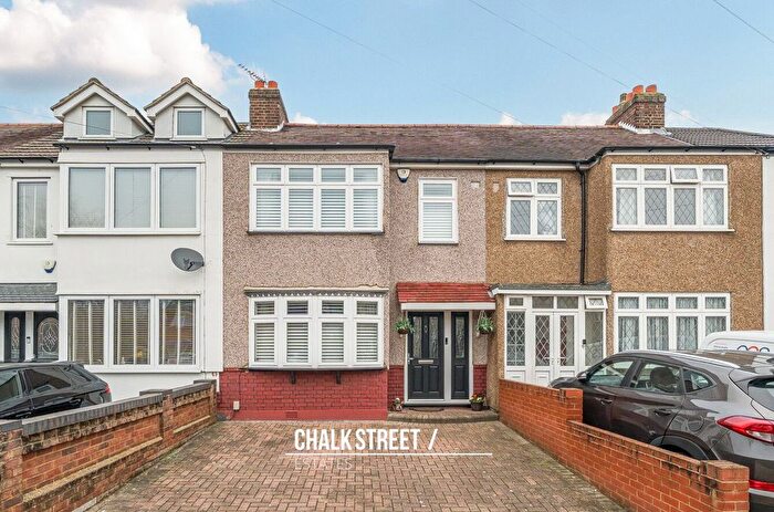 3 Bedroom Terraced House For Sale In Essex Road, Romford, RM7