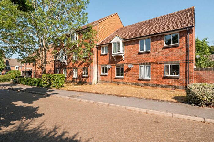 1 Bedroom Flat For Sale In Guildford, Surrey, GU4