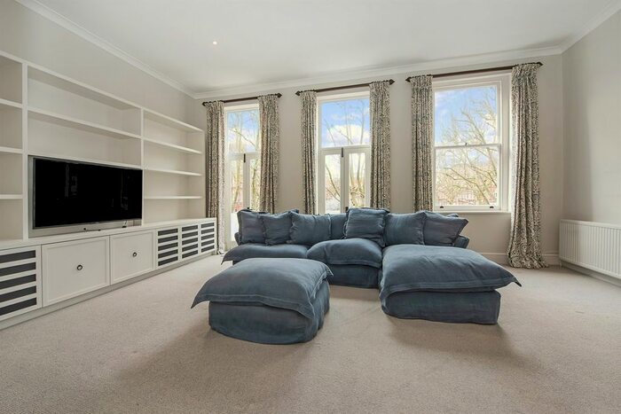 2 Bedroom Flat To Rent In Barkston Gardens, London, SW5