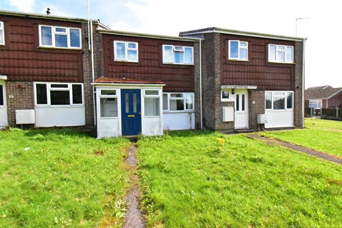3 Bedroom Terraced House For Sale In Pinewood Close, Kirkby-in-Ashfield, Nottingham, NG17