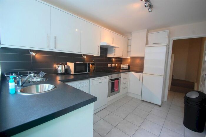 4 Bedroom Flat To Rent In Murfett Close, London, SW19