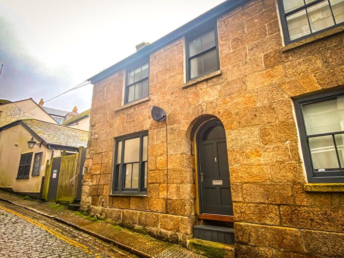 2 Bedroom Terraced House To Rent In New Street, Penzance, TR18