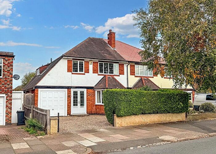 3 Bedroom Semi-Detached House For Sale In Northcote Road, Leicester, LE2