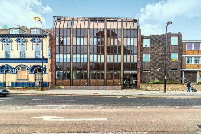 1 Bedroom Flat To Rent In The Brook, Chatham, Kent, ME4