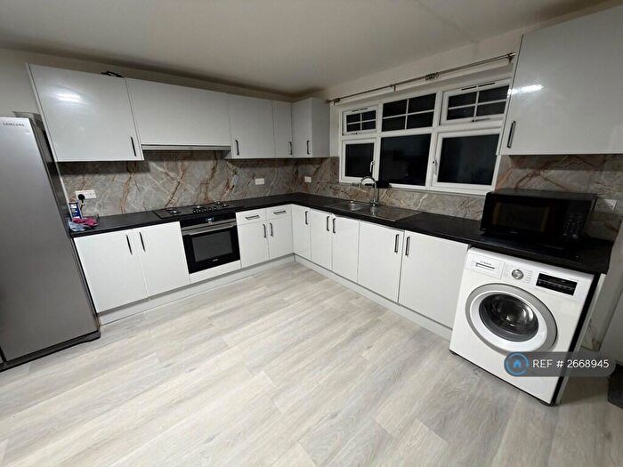 6 Bedroom End Of Terrace House To Rent In Prince Regent Lane, London, E13