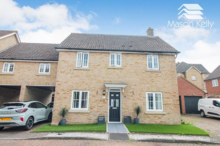 4 Bedroom Link Detached House For Sale In Lockwood Chase, Oxley Park, Milton Keynes, Buckinghamshire, MK4