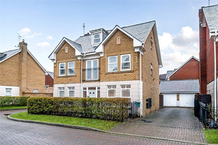 5 Bedroom Country House For Sale In Durham Drive, Deepcut, Camberley, Surrey, GU16