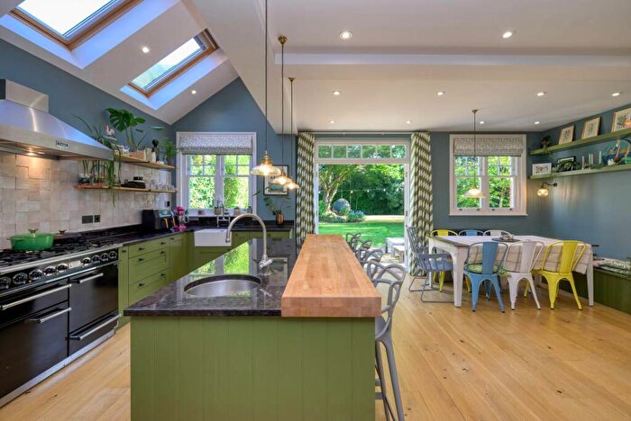 5 Bedroom Detached House For Sale In St Peters Hill, Caversham Heights, RG4