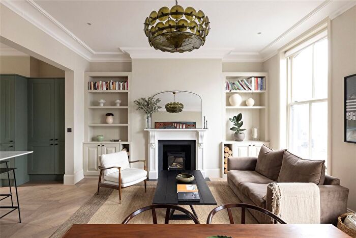 3 Bedroom Flat To Rent In Portobello Road, Notting Hill, London, W10