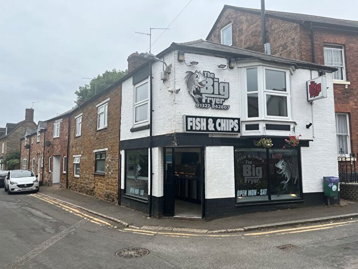 3 Bedroom Flat To Rent In Brington Road, Long Buckby, NN6