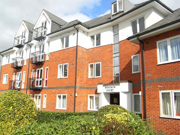 1 Bedroom Apartment For Sale In Park View Close, AL1