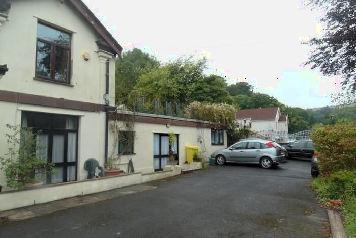 2 Bedroom Flat To Rent In Glanmor Road, Swansea, SA2