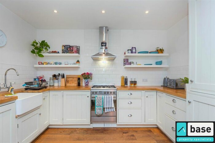 2 Bedroom Flat To Rent In Hove Avenue, London, E17