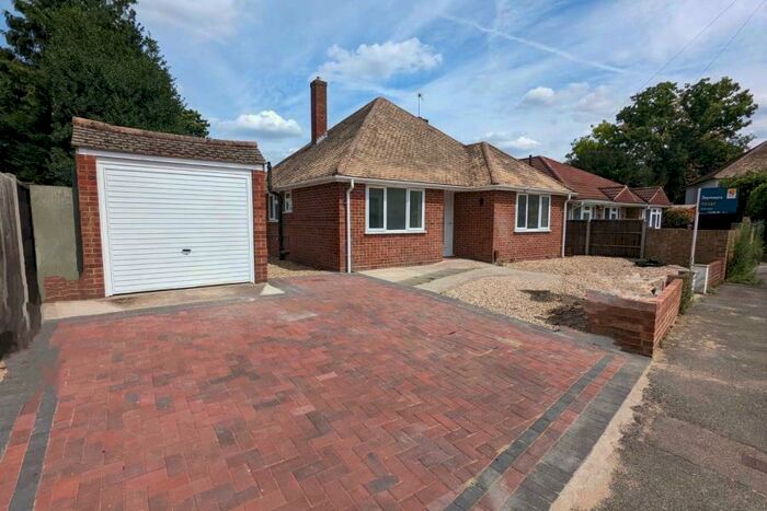 3 Bedroom Bungalow To Rent In Addlestone, KT15
