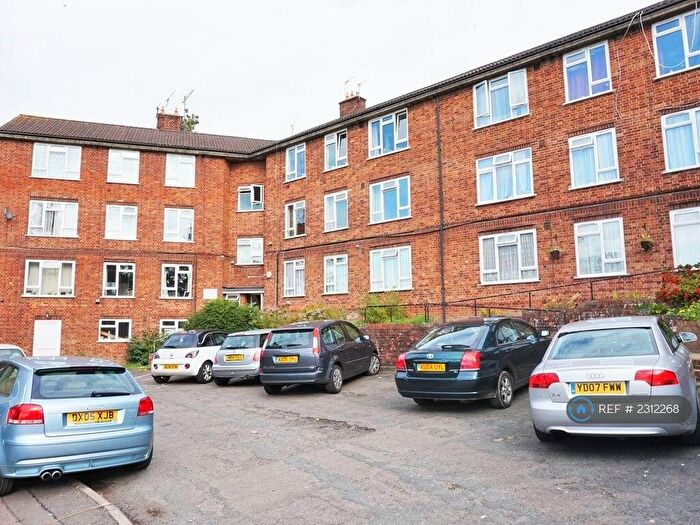 2 Bedroom Flat To Rent In Victoria Road, Chesham, HP5