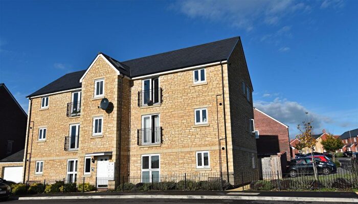 2 Bedroom Flat For Sale In Batten Drive, Sherborne, DT9