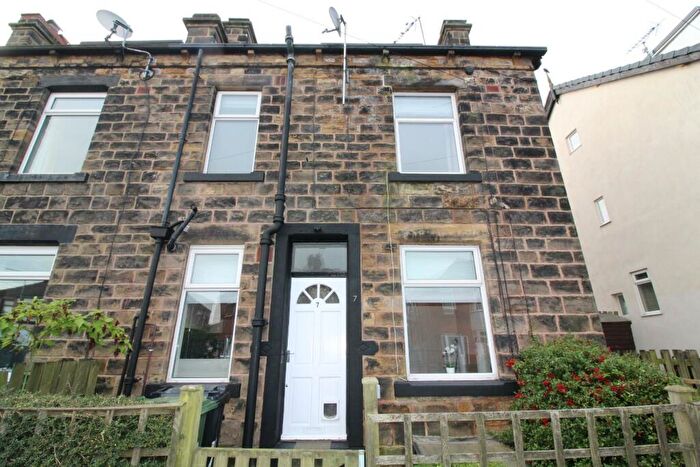 2 Bedroom End Of Terrace House To Rent In Rosecliffe Mount, Leeds, LS13