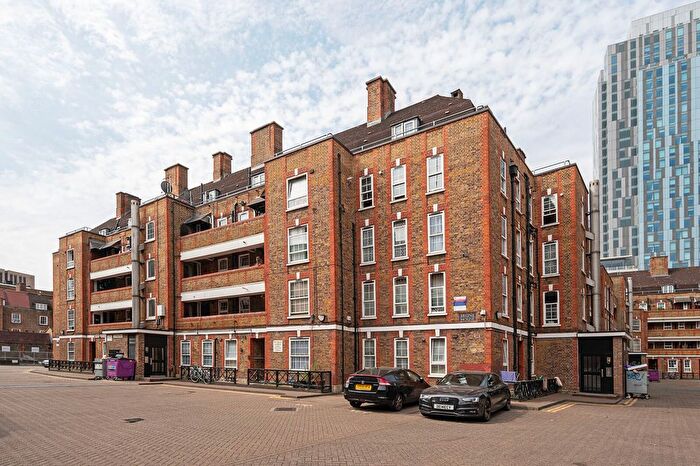2 Bedroom Maisonette For Sale In Brune House, Bell Lane, Shoreditch, London, E1