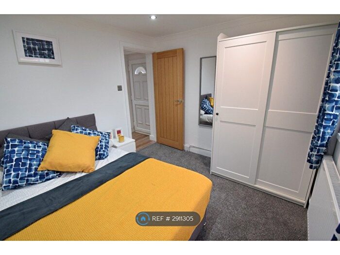2 Bedroom Flat To Rent In Crwys Road, Cardiff, CF24