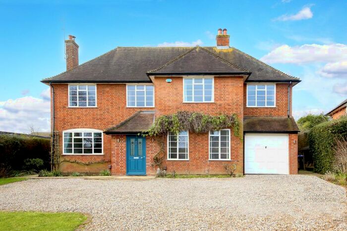 6 Bedroom Detached House To Rent In Burnham Avenue, Beaconsfield, HP9