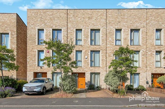 4 Bedroom Terraced House To Rent In Kings Drive, Edgware, HA8