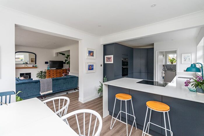 4 Bedroom Detached House For Sale In Ridgeway Drive, Dorking, RH4