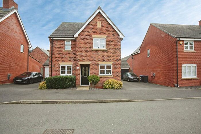 3 Bedroom Detached House For Sale In Aspen Road, Rugby, CV21