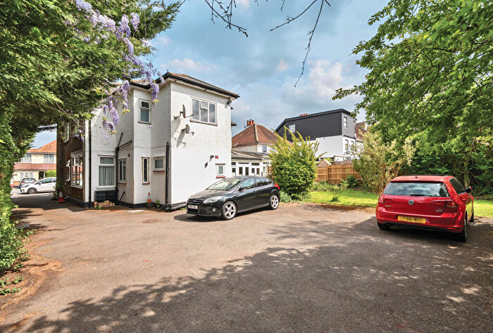 1 Bedroom Apartment For Sale In Cheam Common Road, Worcester Park, KT4