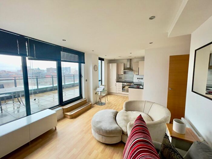 2 Bedroom Flat To Rent In One Brewery Wharf, Waterloo Street, Leeds, West Yorkshire, LS10