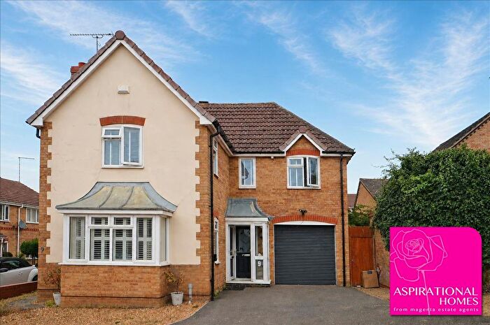 4 Bedroom Detached House For Sale In Keston Way, Raunds, Northamptonshire, NN9