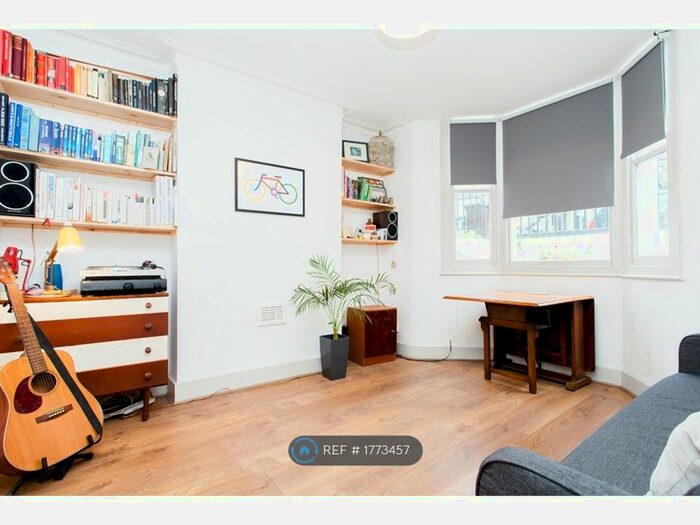 2 Bedroom Flat To Rent In Mabley Street, London, E9