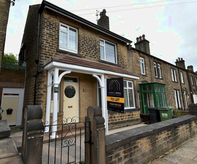 2 Bedroom Flat To Rent In Lea Street, Huddersfield, West Yorkshire, HD3