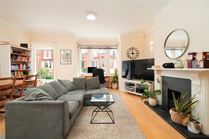 1 Bedroom Flat To Rent In Carmalt Gardens, London, SW15