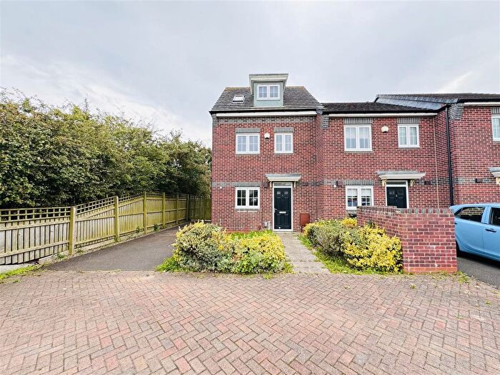 3 Bedroom End Of Terrace House To Rent In Westfields, Hartlepool, TS25