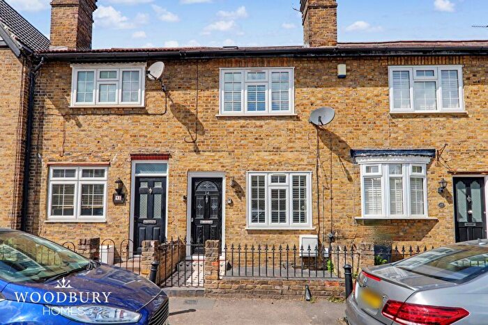 2 Bedroom Terraced House For Sale In Clifton Road, Loughton, IG10